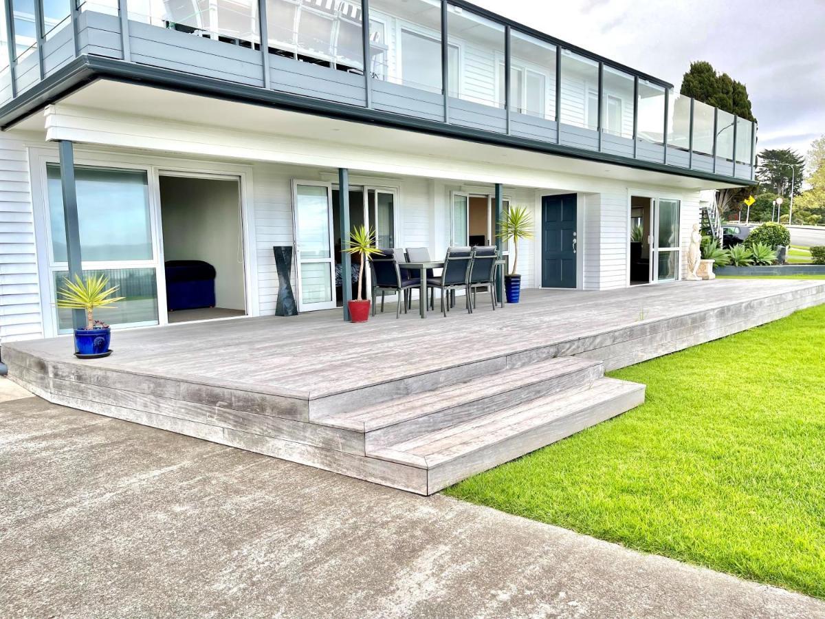 Beach Front Resort! Maraetai Eksteriør billede